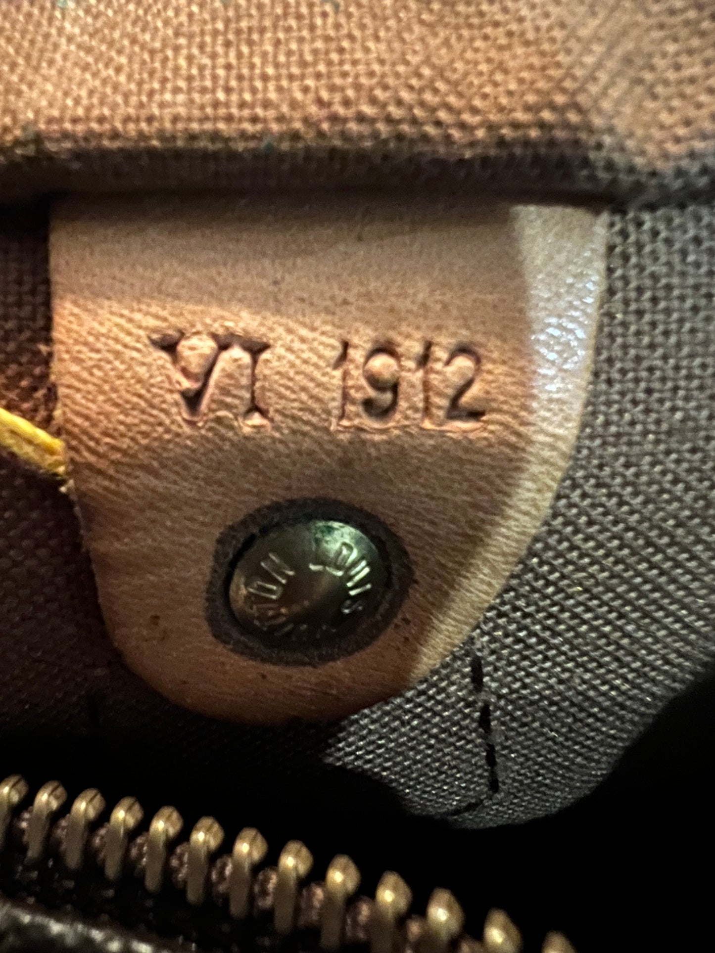 Louis Vuitton Monogram Speedy 30