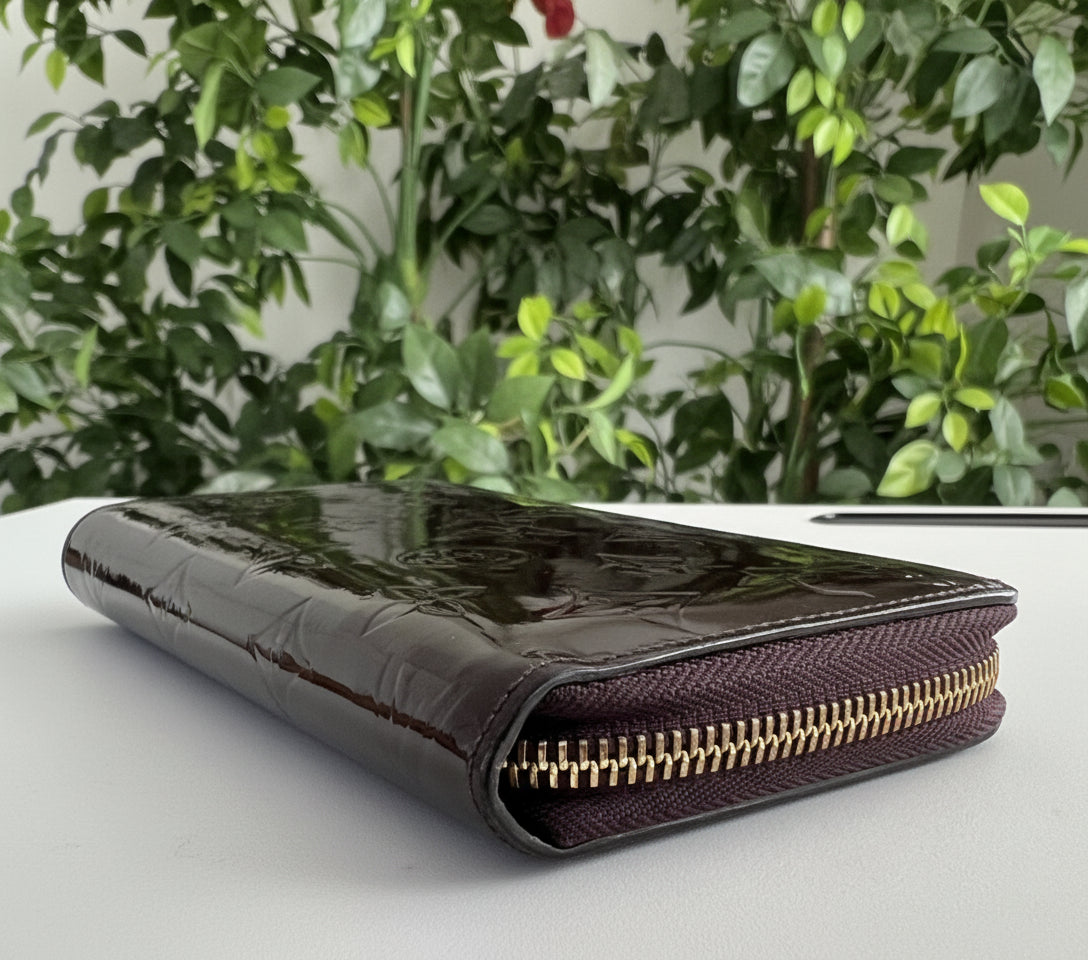 Louis Vuitton Amarante Vernis Zip Wallet