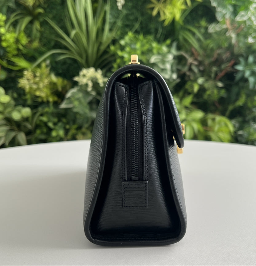 Gucci Vintage Black Leather Piston Lock Jackie