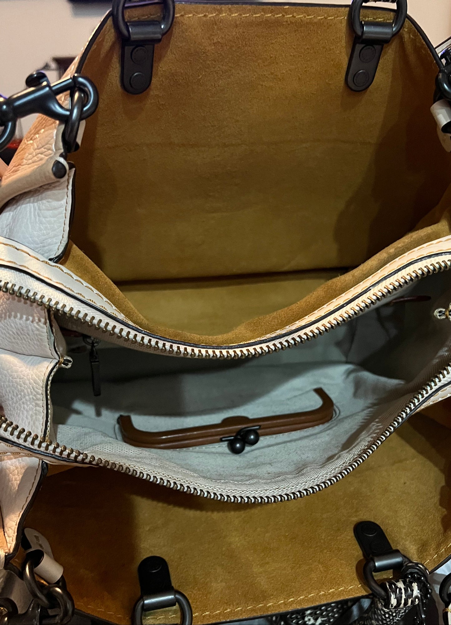 PREVIEW - DROP NEXT TIKTOK LIVE - Coach Rogue with Wallet