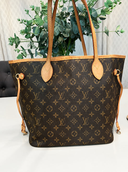 Louis Vuitton Monogram Neverfull MM with Pouch