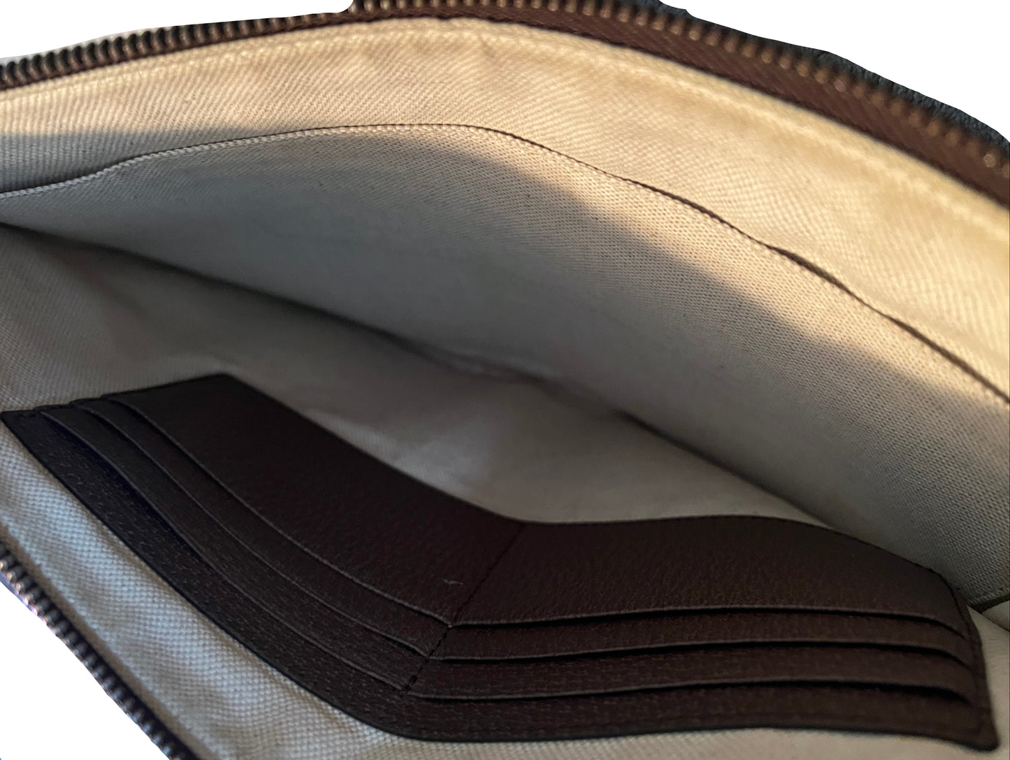 Gucci Coated Canvas GG Supreme Monogram Courrier Embroidered UFO Pouch