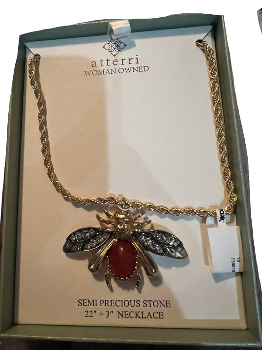 Atteri Bee Necklace