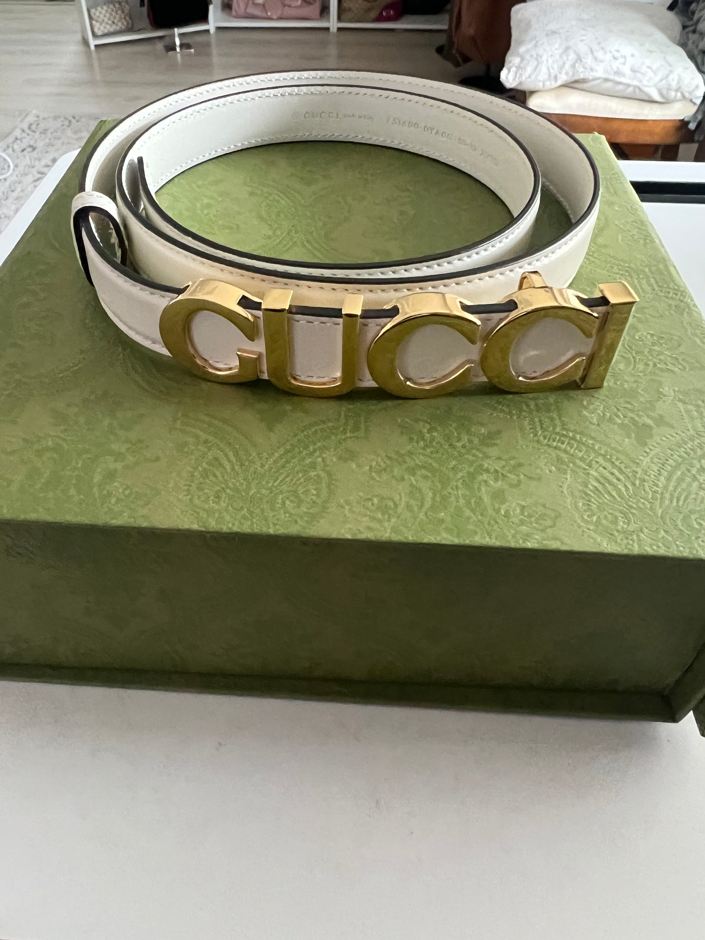 Gucci Ivory and Gold Belt Size 80