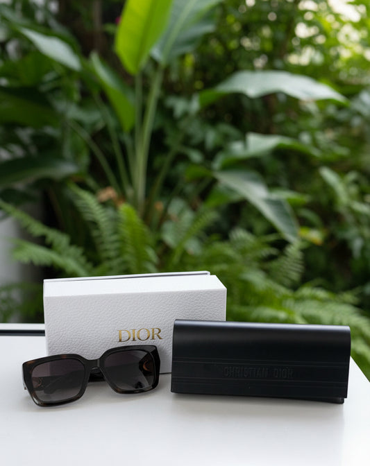 Christian Dior 30Montaigne S8U sunglasses Tortois Shell