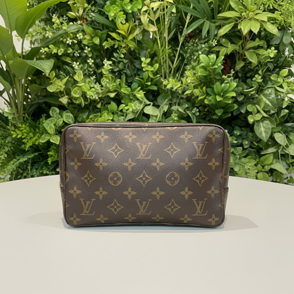 Louis Vuitton Monogram Trousse 23