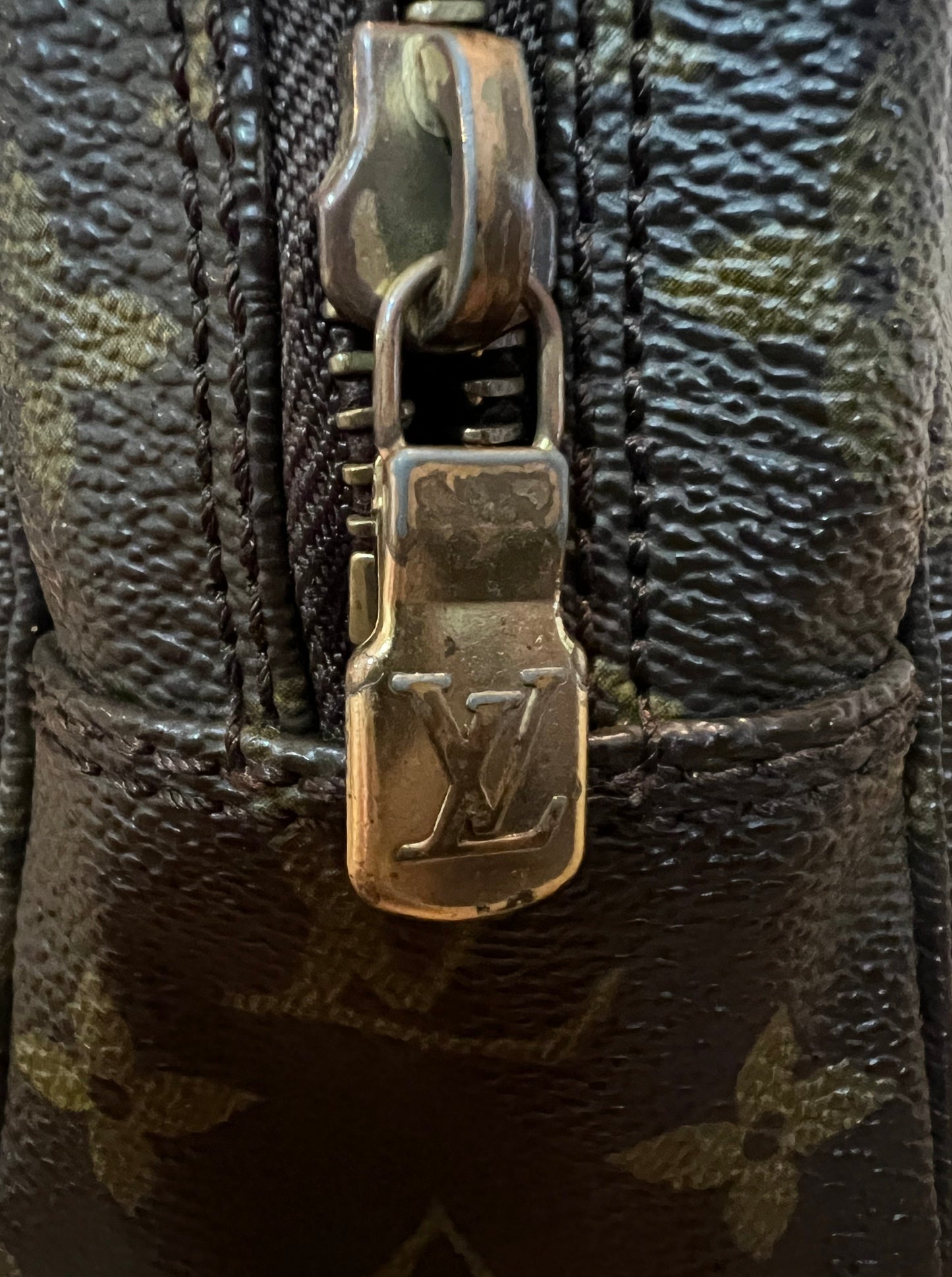 Louis Vuitton Monogram Trousse 23