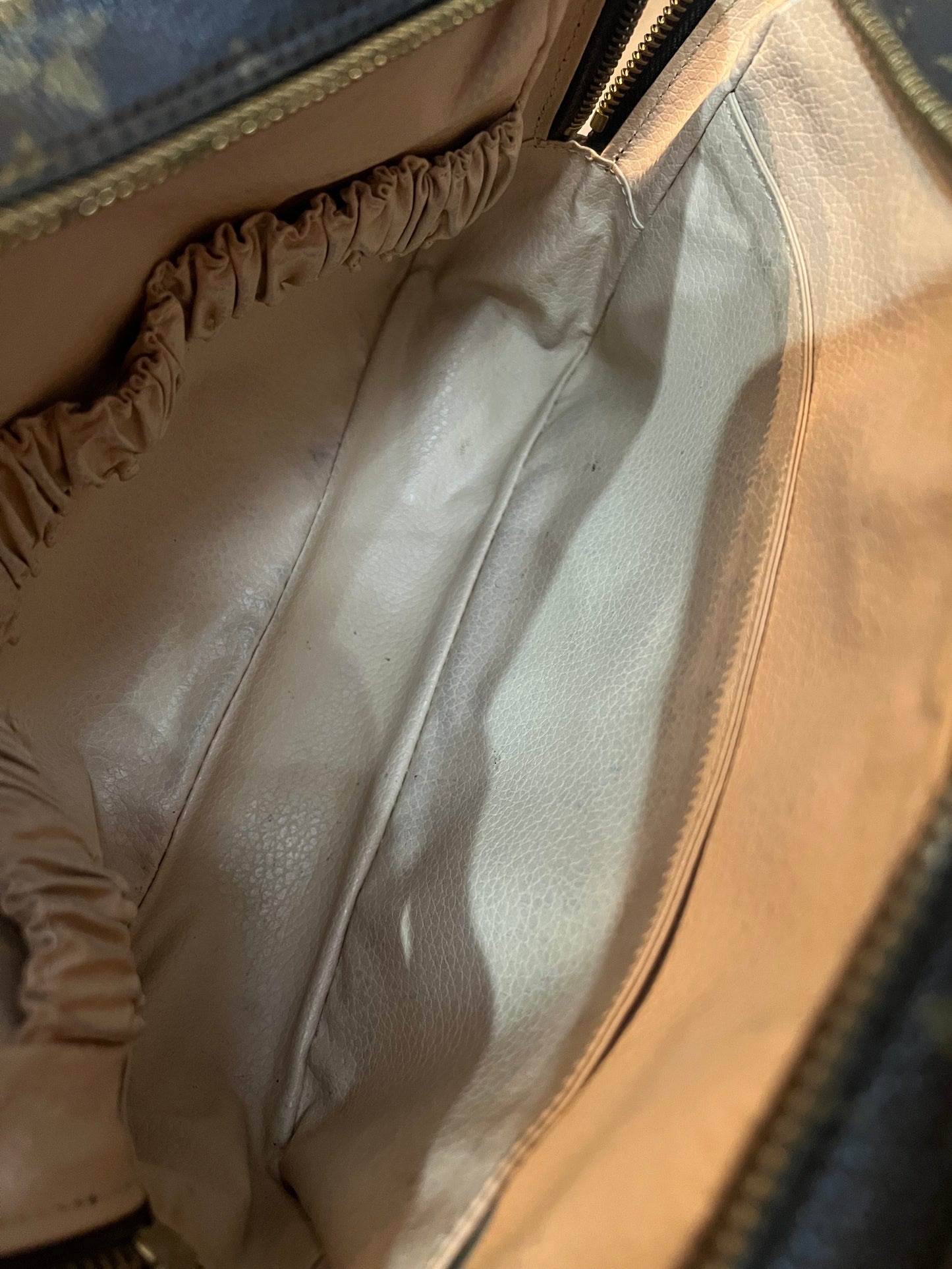 Louis Vuitton Monogram Trousse 23