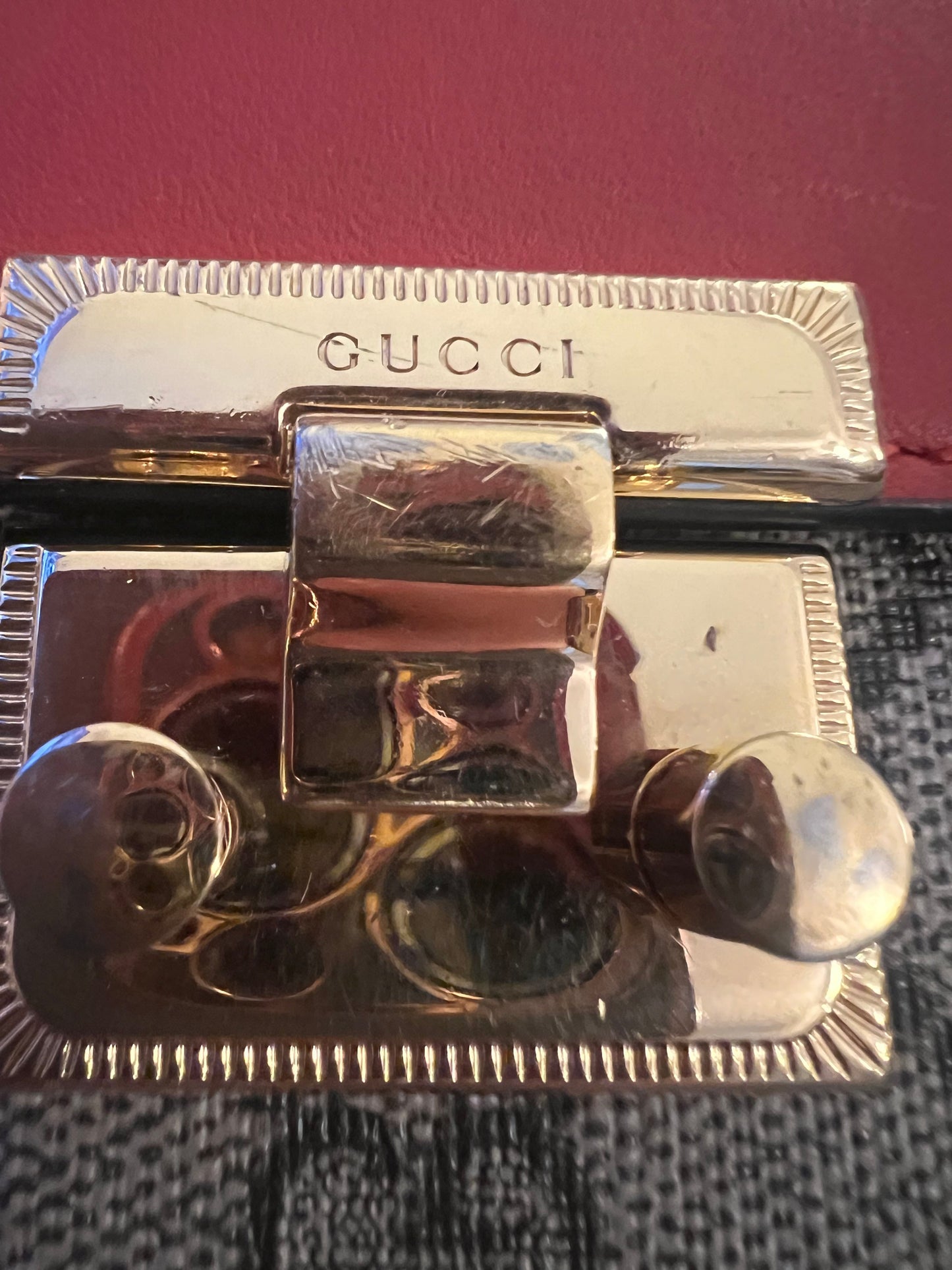 Gucci Supreme GG Wallet on Chain