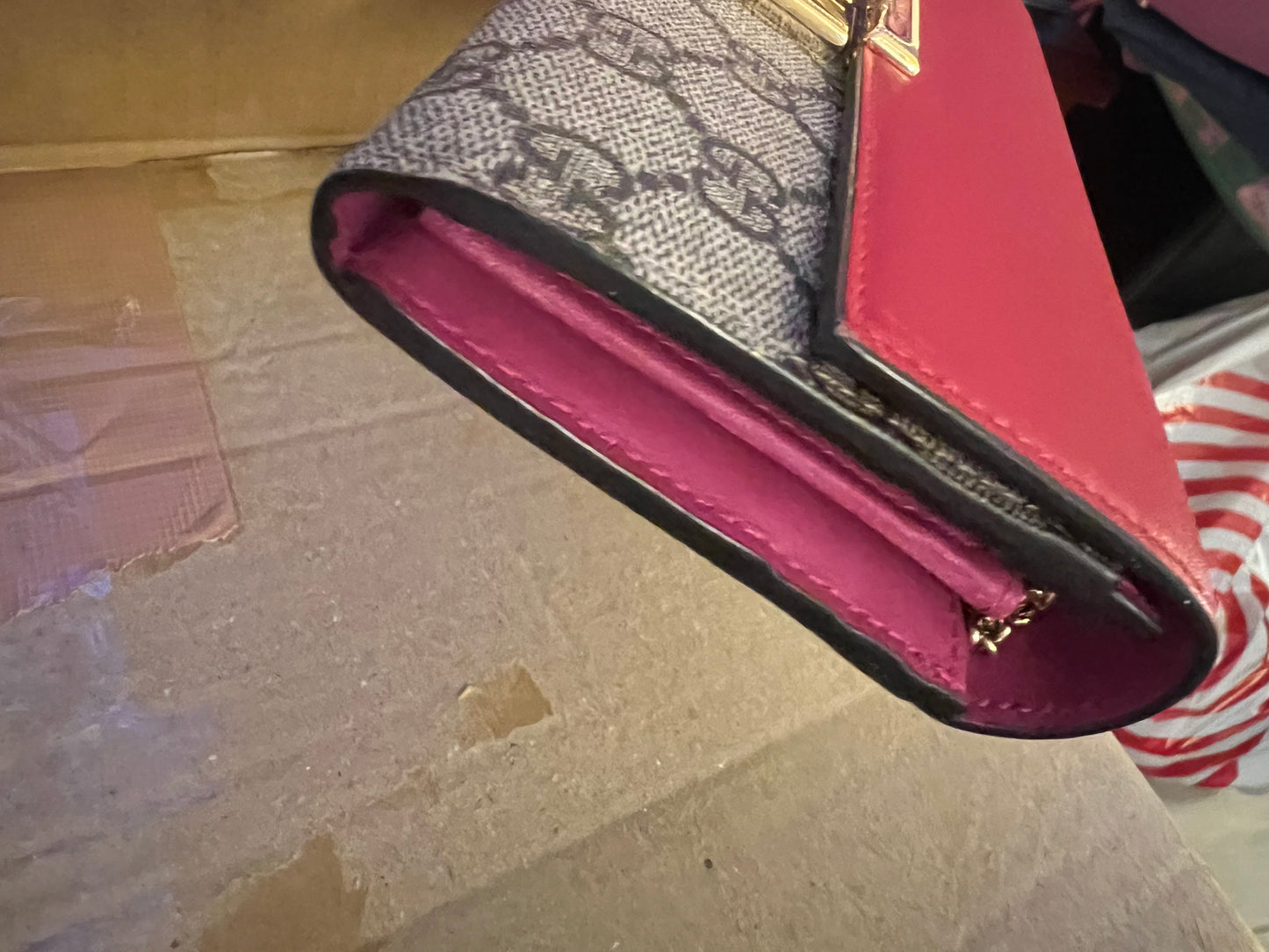 Gucci Supreme GG Wallet on Chain