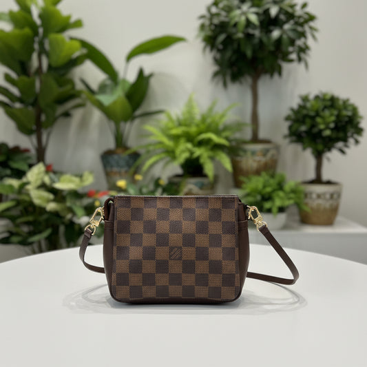 Louis Vuitton Damier Ebene Trousse Make Up Bag Pochette