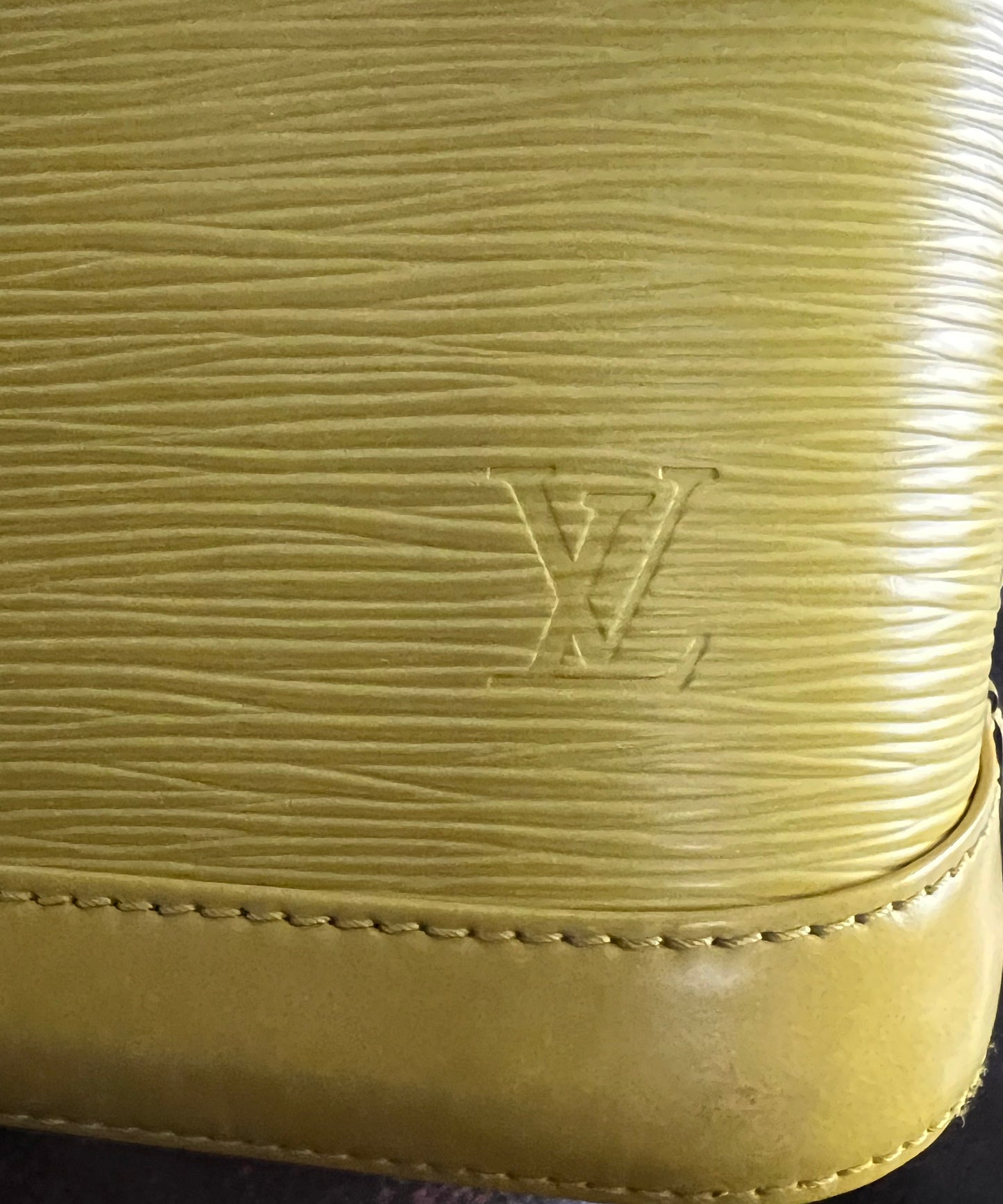 Louis Vuitton Epi Alma BB - Pistache