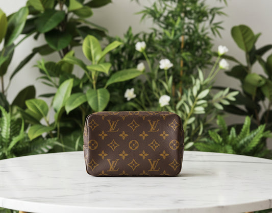 Louis Vuitton Monogram Trousse 18