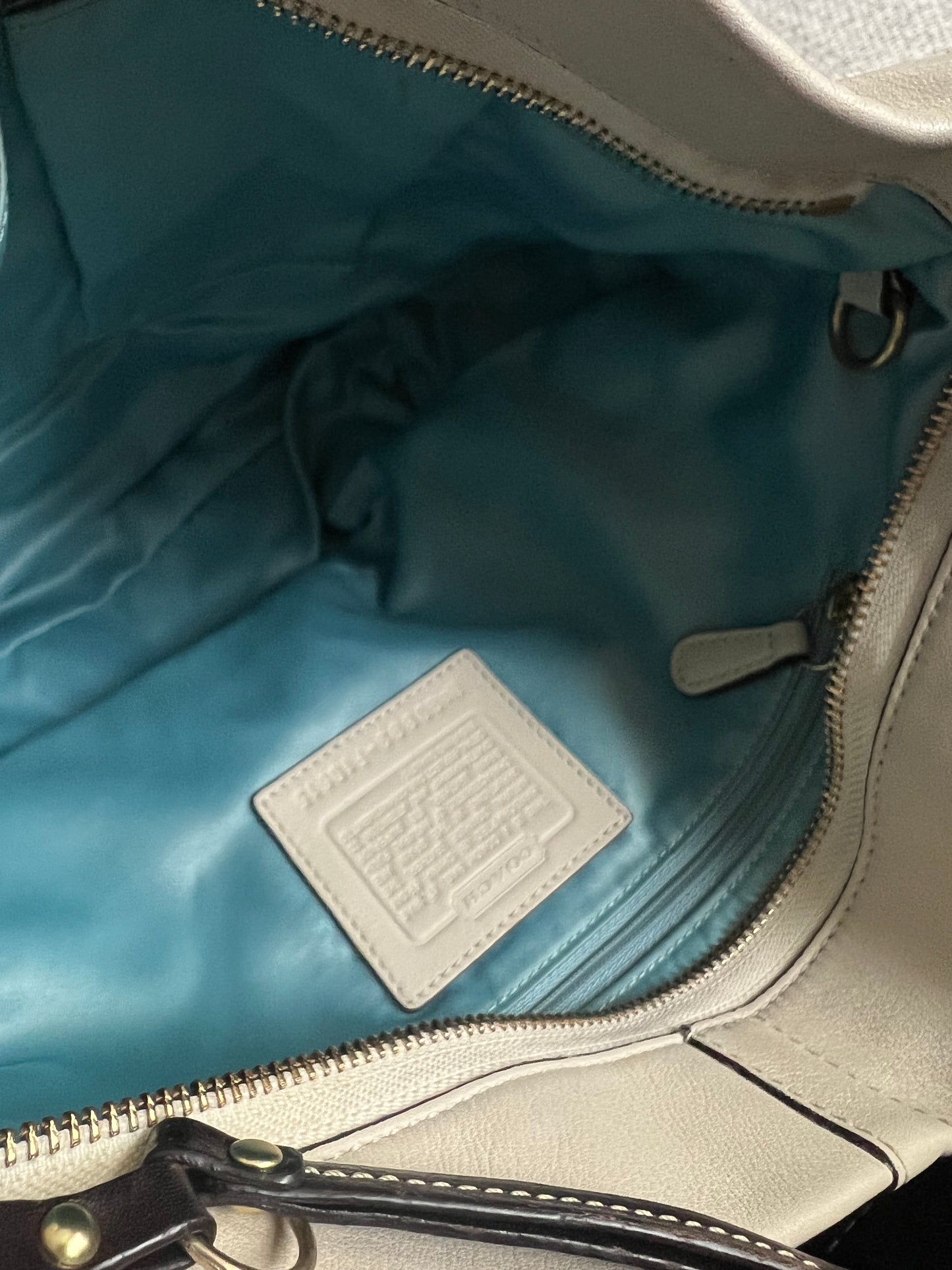 Coach Leather Gream Carly