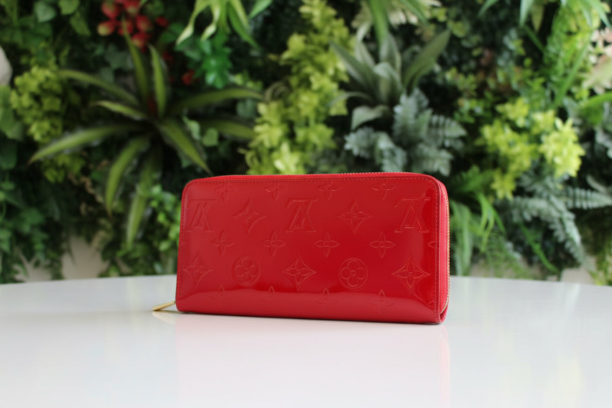 Louis Vuitton Vernis Zip Wallet