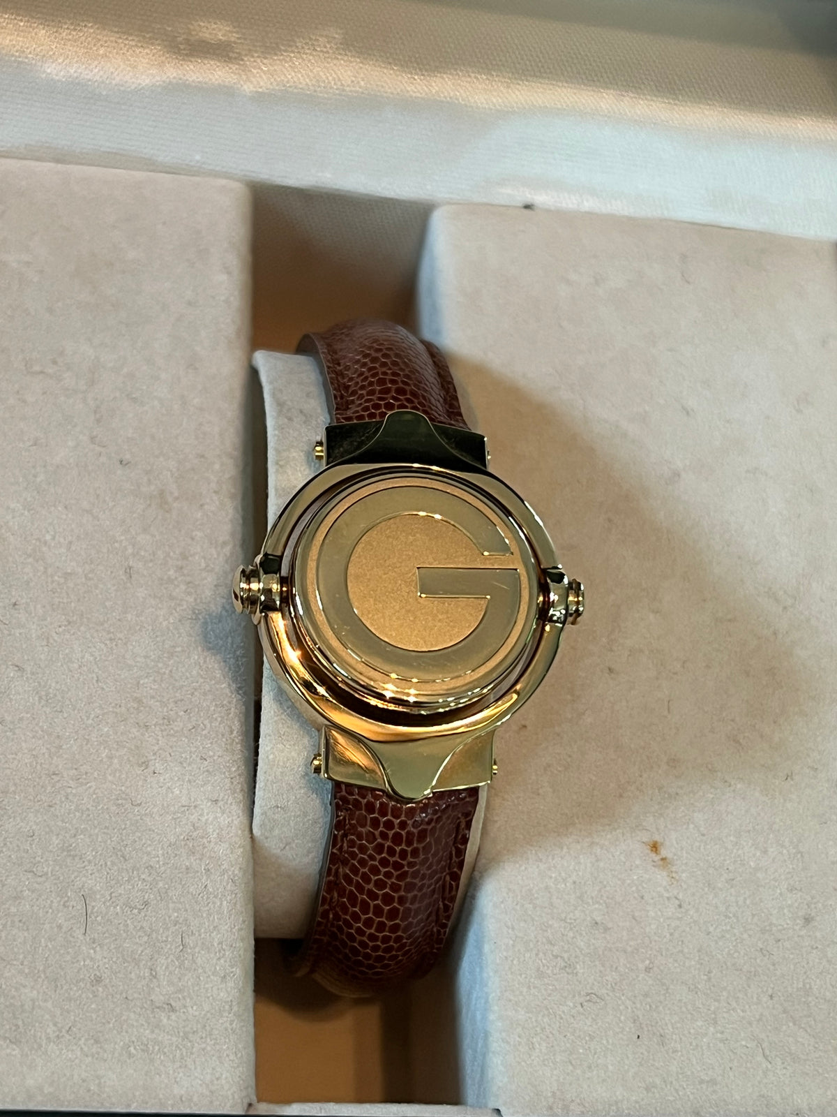 Gucci Vintage 6600 Series Watch