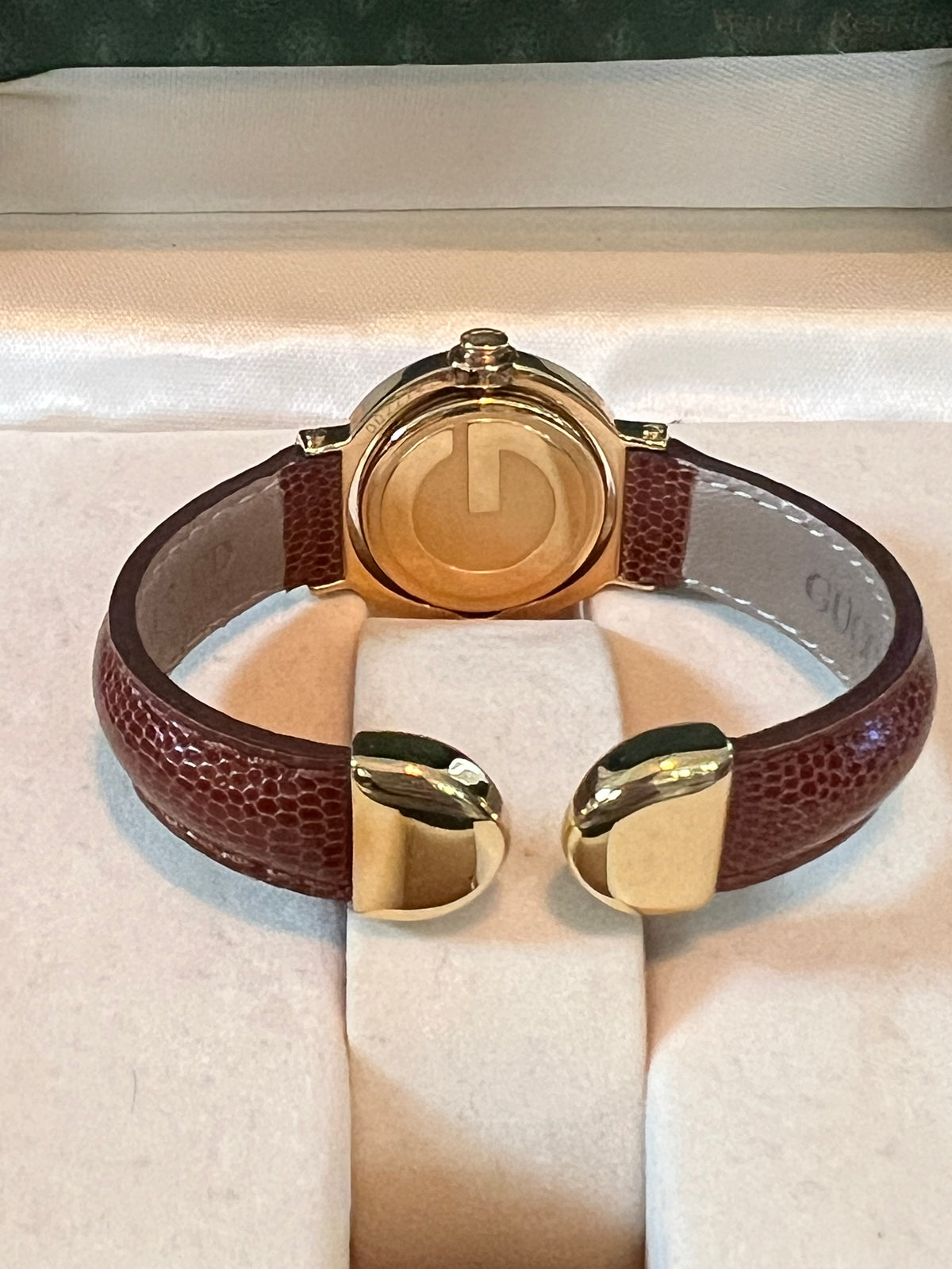 Gucci Vintage 6600 Series Watch