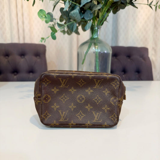 Louis Vuitton Monogram Trousse 18