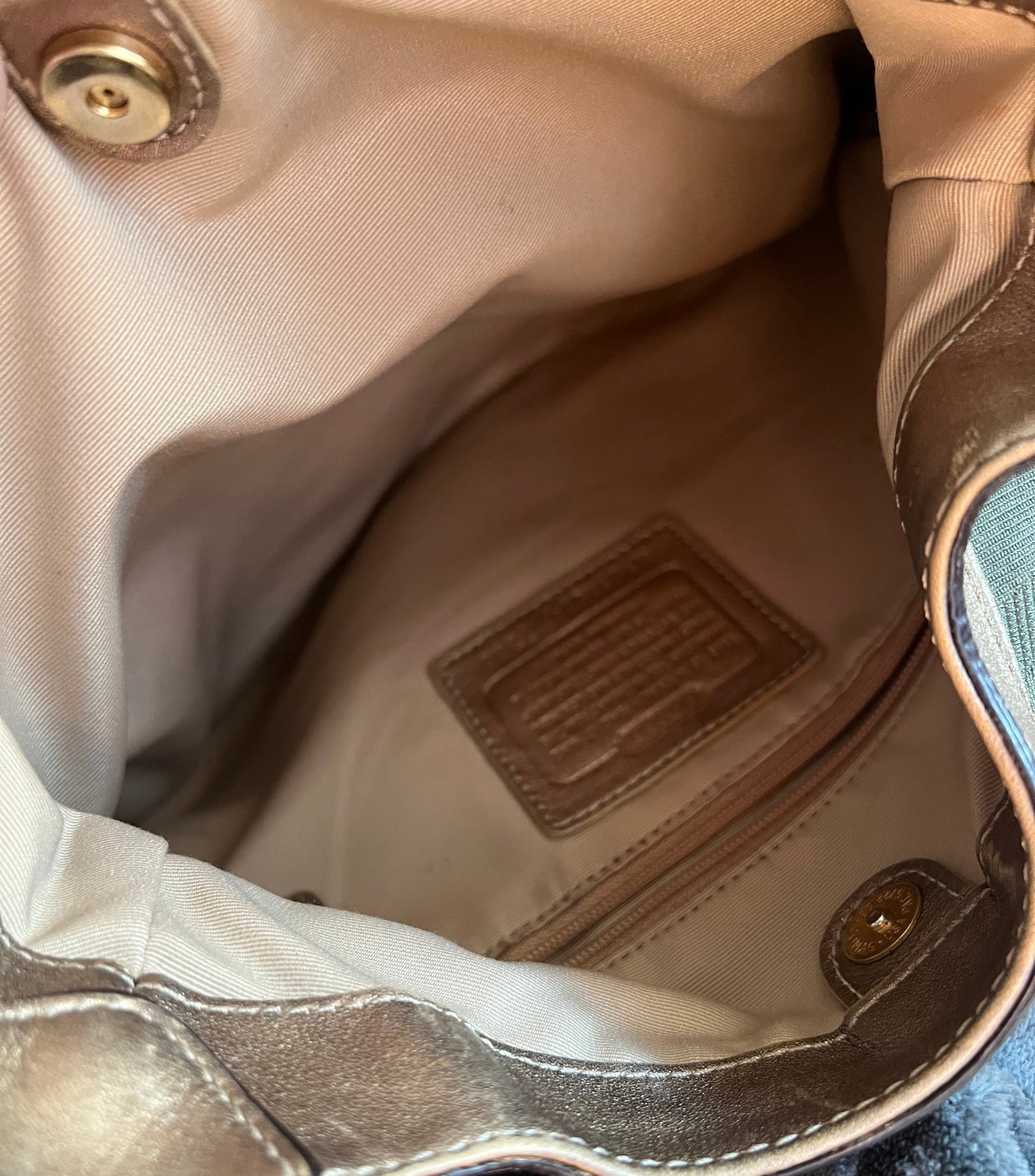 PREVIEW-DROP NEXT TIKTOK LIVE-Coach Green Soho