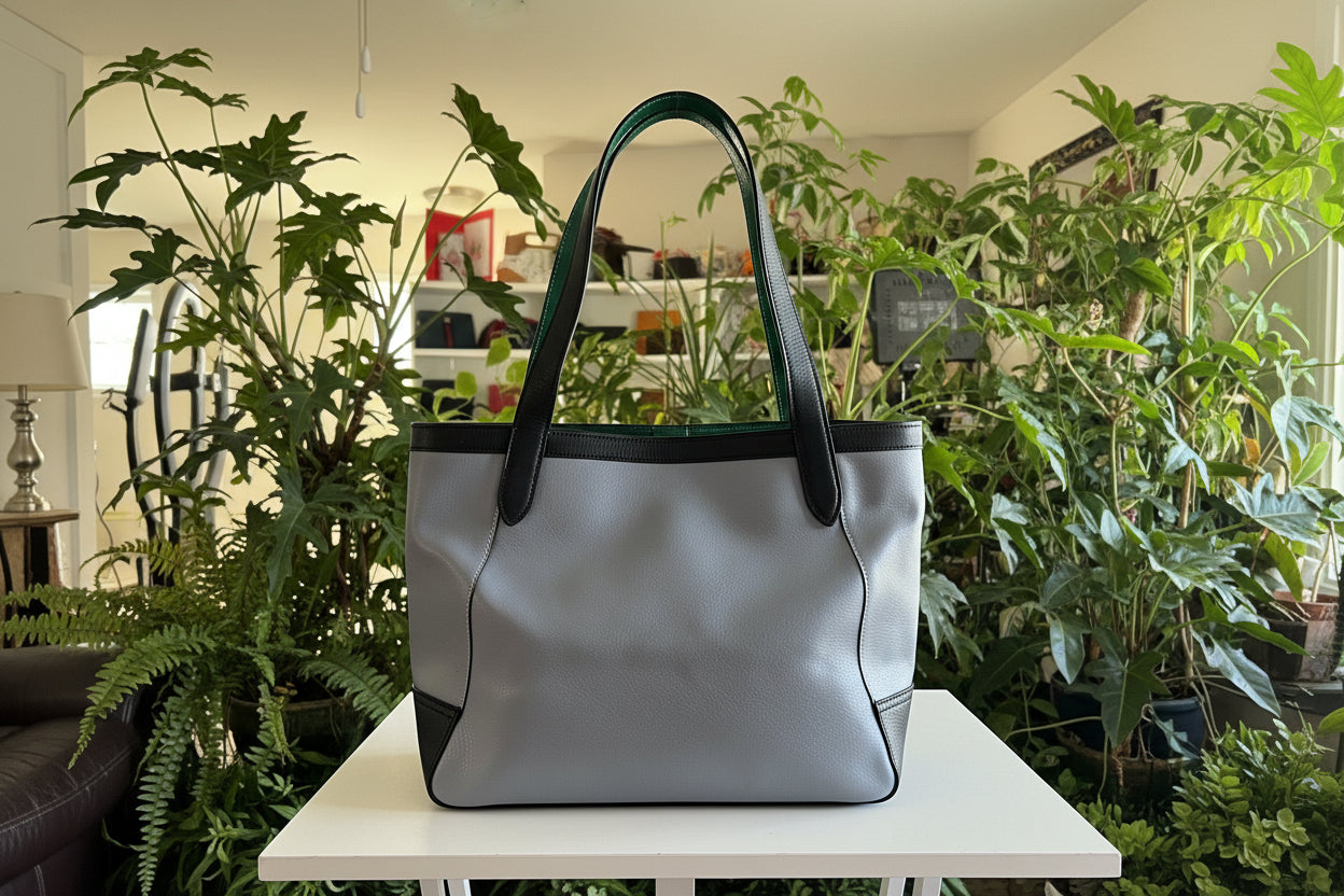 PREVIEW-DROP NEXT TIKTOK LIVE-Coach Colorblock Horse & Carriage Embossed Tote